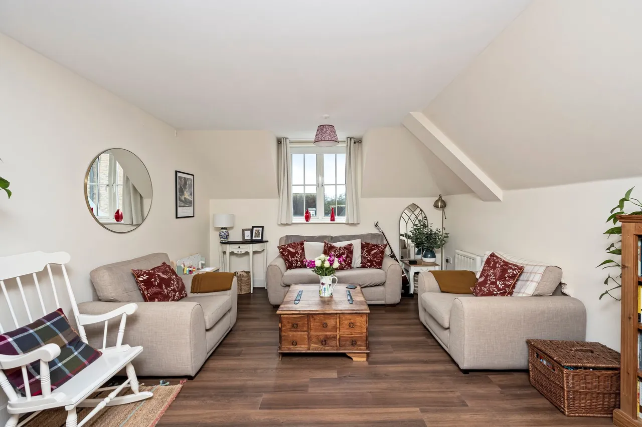 Middle Village, Haywards Heath, RH16, photo 6