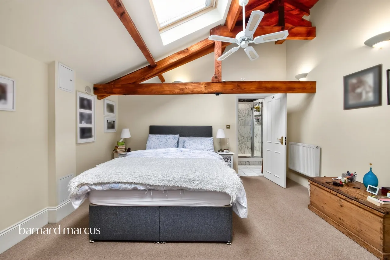 Royal Drive, London, N11, photo 10