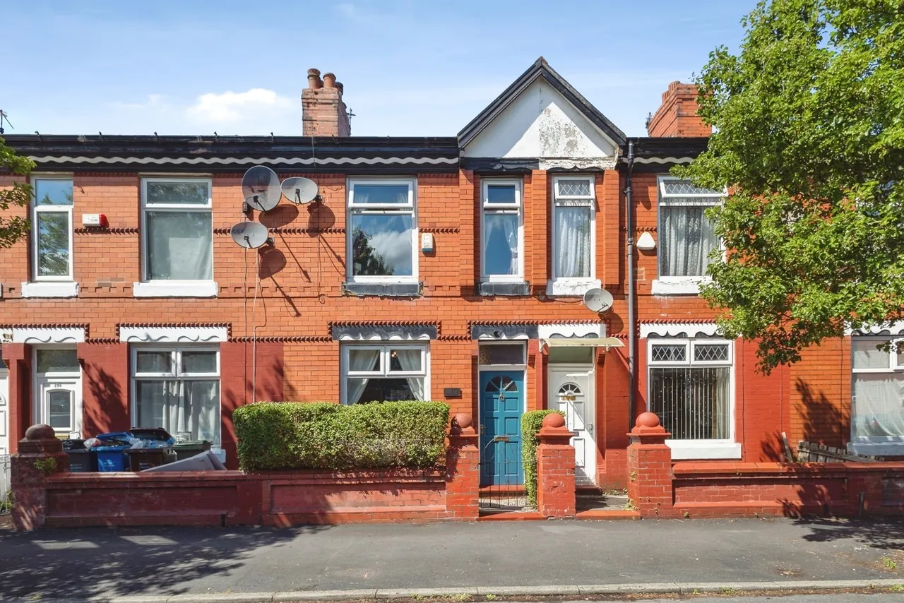 2 bed house for sale — Thornton Road, Manchester, Greater Manchester, M14