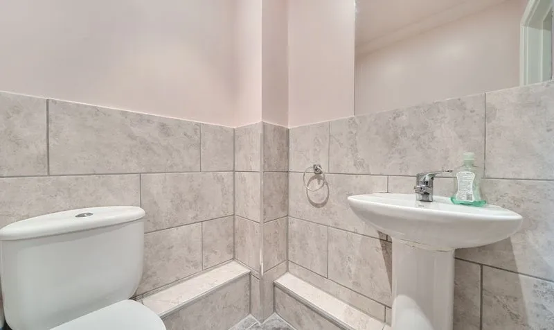 Leret Way, Royal Swan Quarter Leret Way, KT22, photo 13