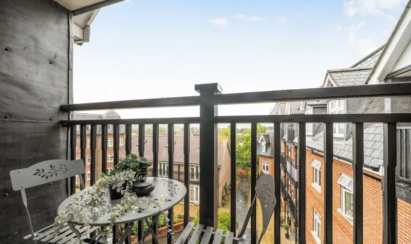 Leret Way, Royal Swan Quarter Leret Way, KT22, photo 6
