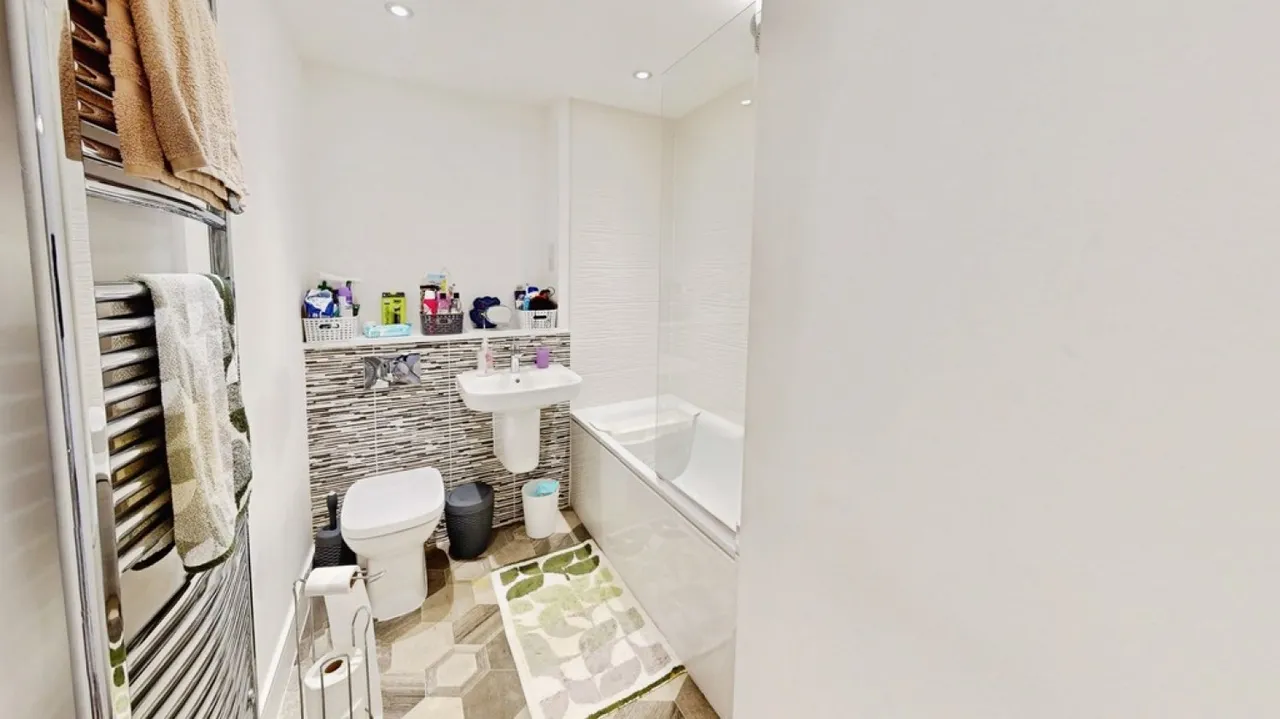 Pilgrove Way, Cheltenham, Gloucestershire, photo 10