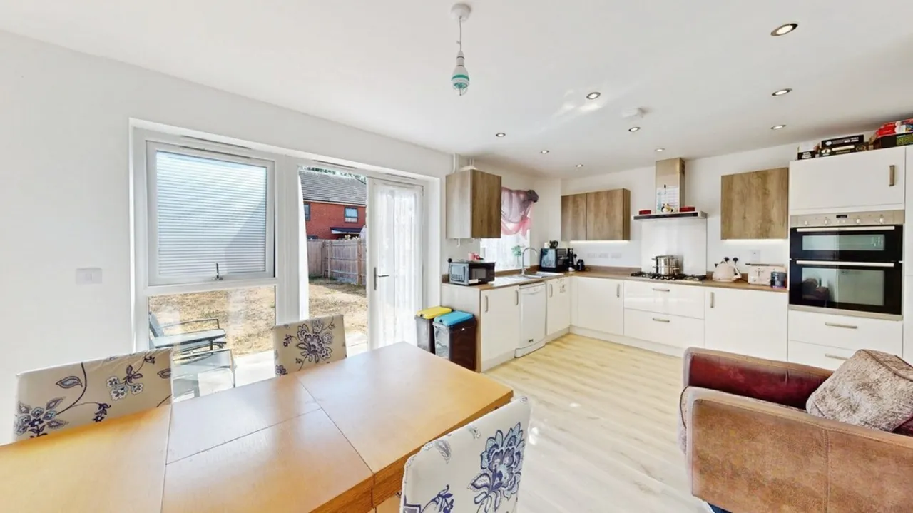 Pilgrove Way, Cheltenham, Gloucestershire, photo 2