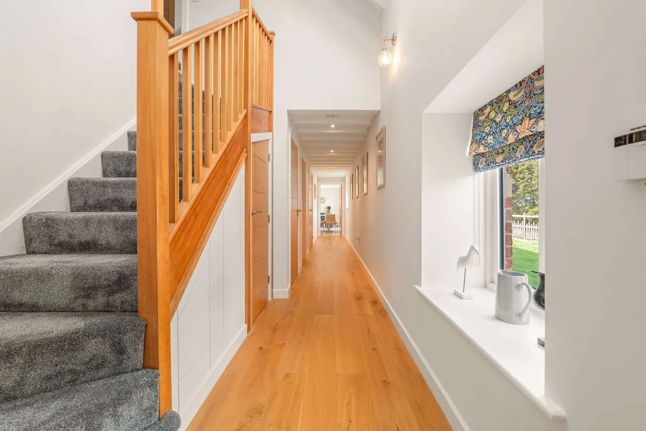 Hall Lane, Harrowby, NG31, photo 11