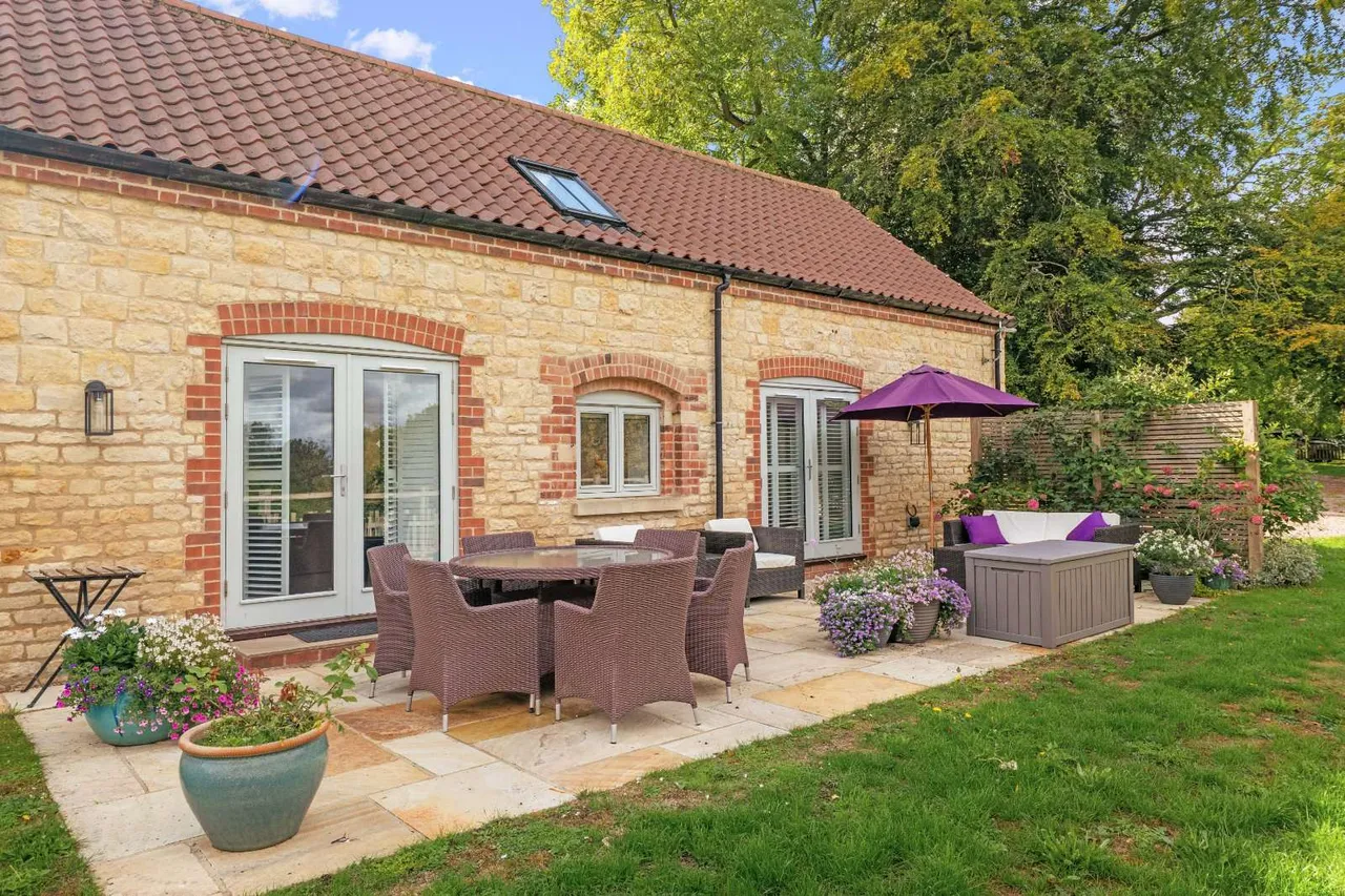 Hall Lane, Harrowby, NG31, photo 24