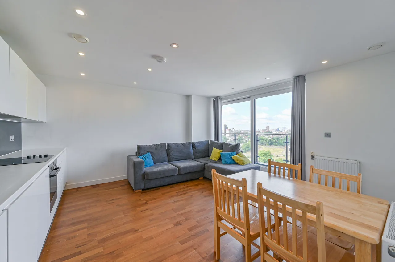 97 Knights Tower, 14 Wharf Street, London, photo 2