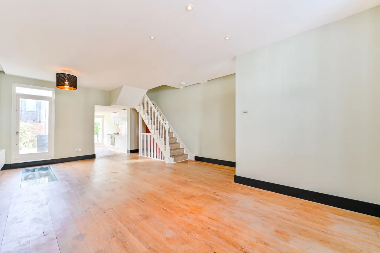 4 bed house for sale — 51 Kinnoul Road, London