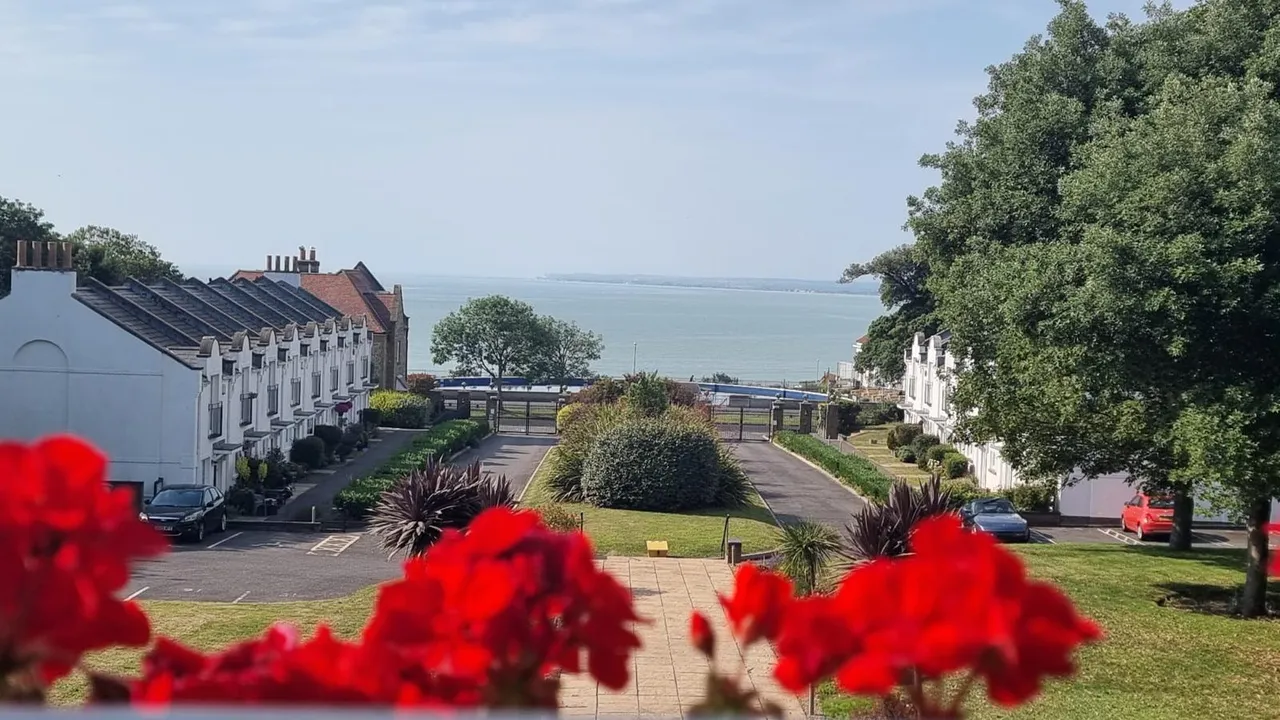 2 bed flat for sale, Pegwell Road, Ramsgate, CT11