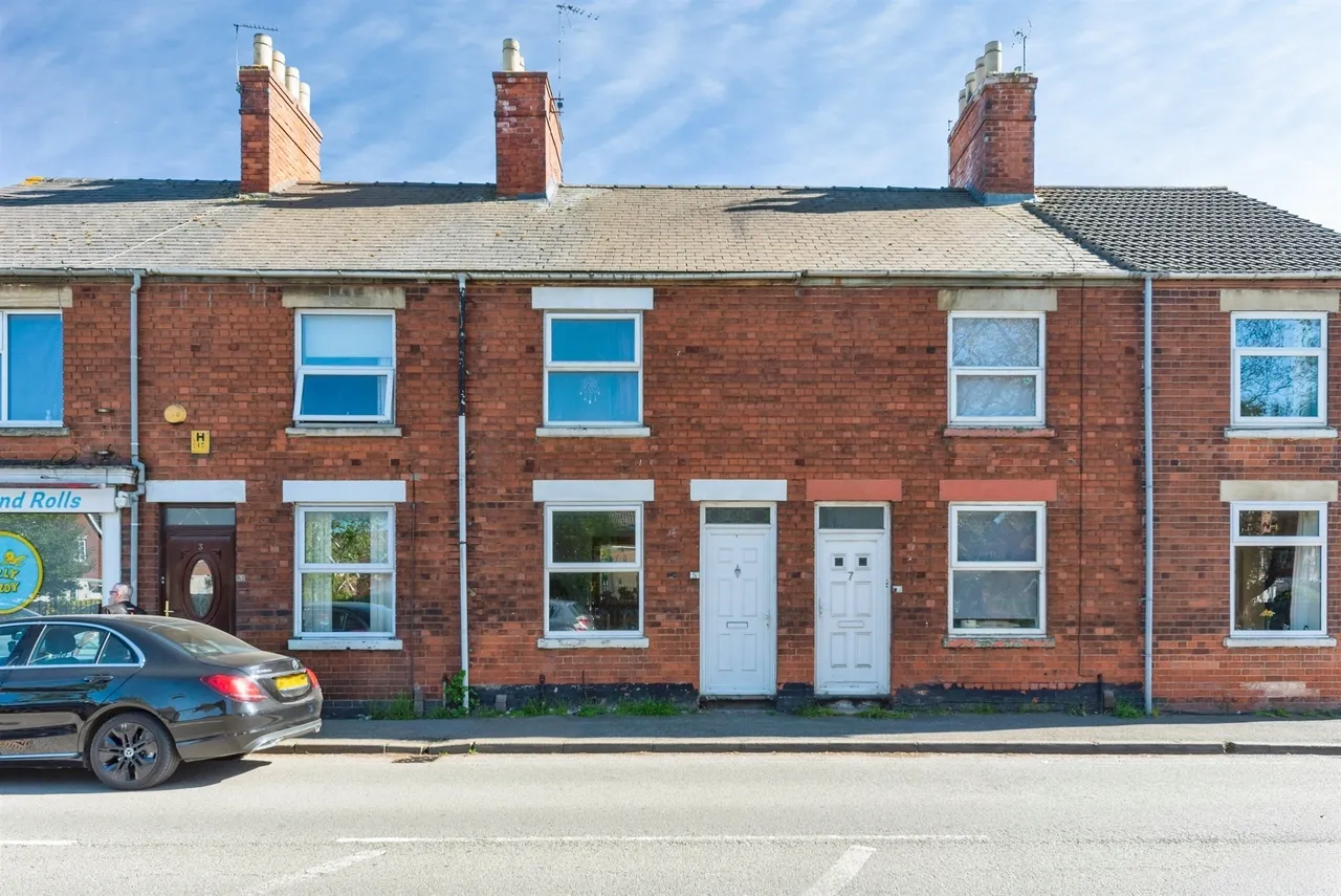 3 bed house for sale — Springfield Road, Grantham