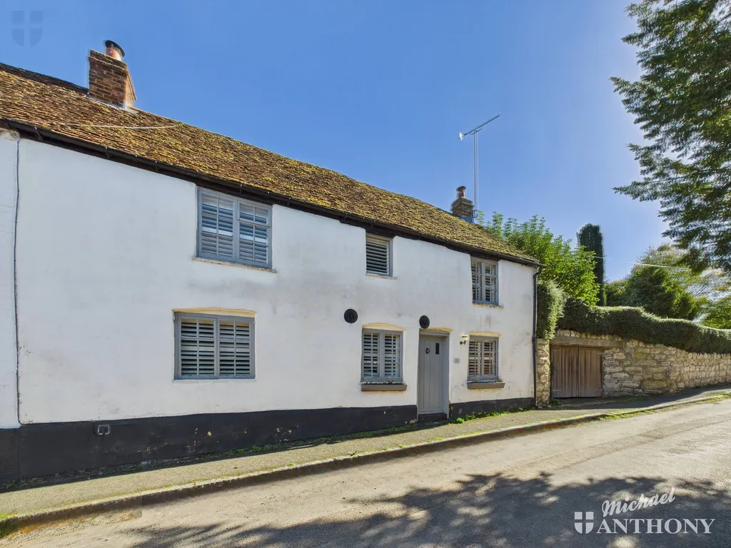 3 bed house for sale — High Street, Weedon, HP22 4NW