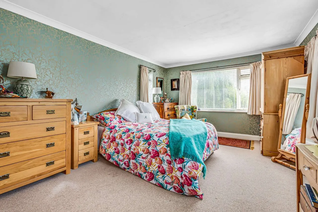Broom Water West, Teddington, Middlesex, TW11 9QH, photo 6