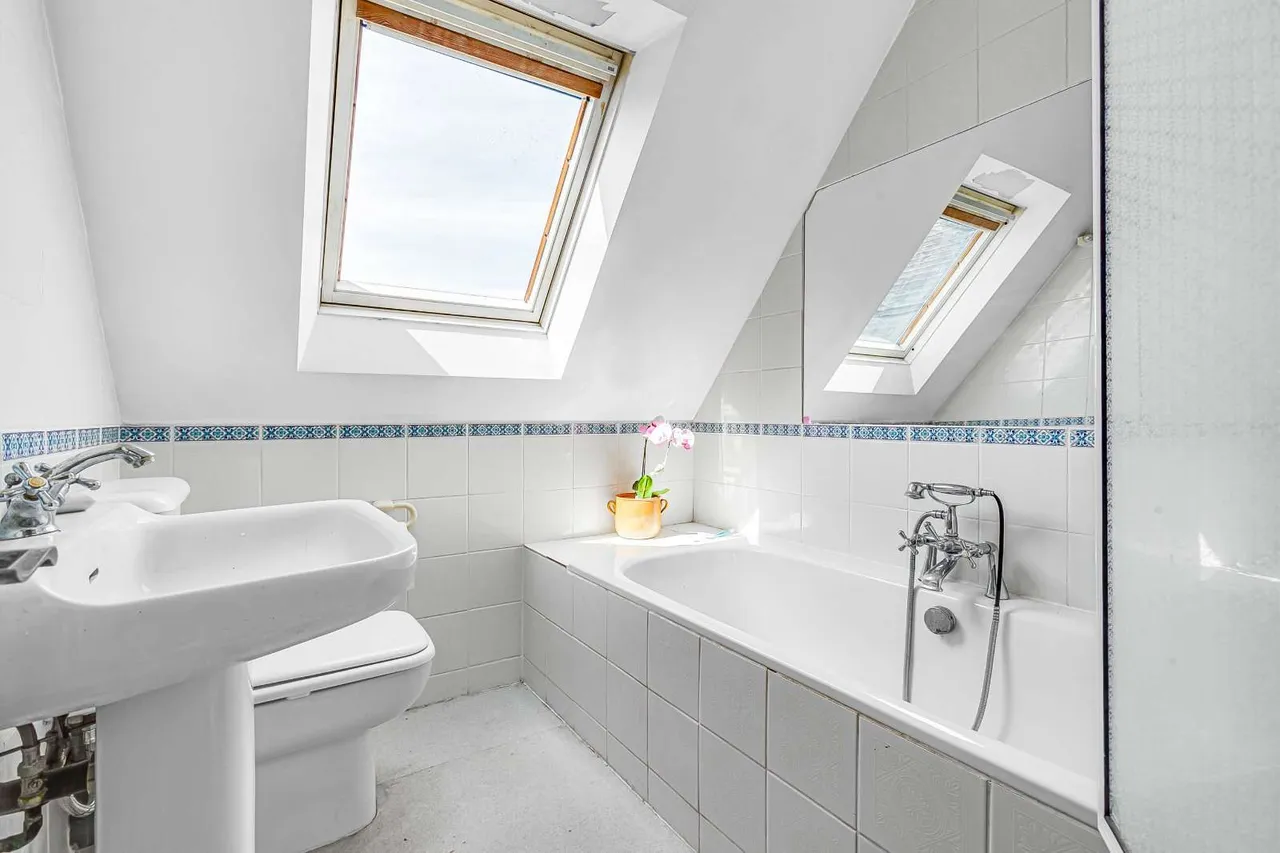 Broom Water West, Teddington, Middlesex, TW11 9QH, photo 8