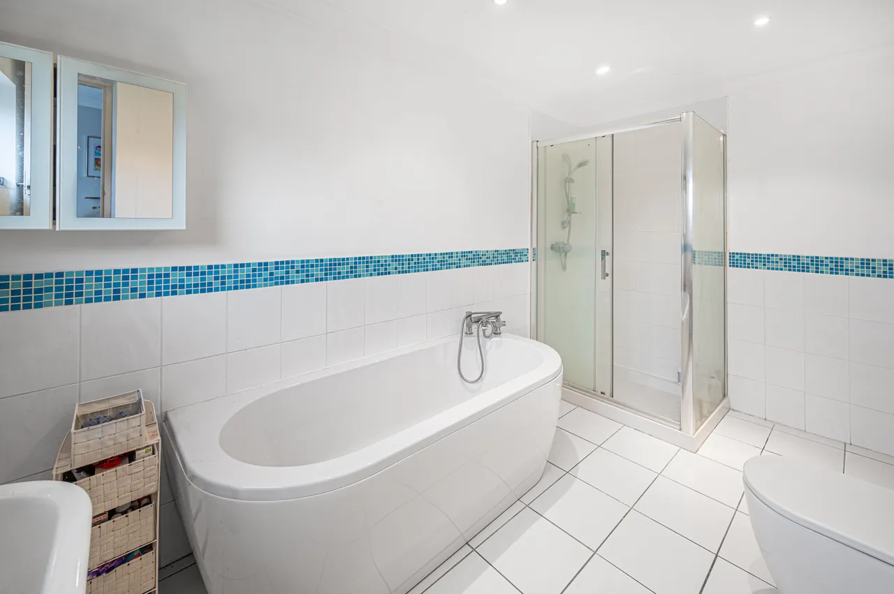 London, N14, photo 16