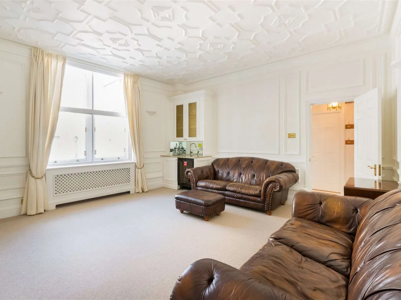 Bank Chambers, 25 Jermyn Street, London, SW1Y 6HR, photo 4