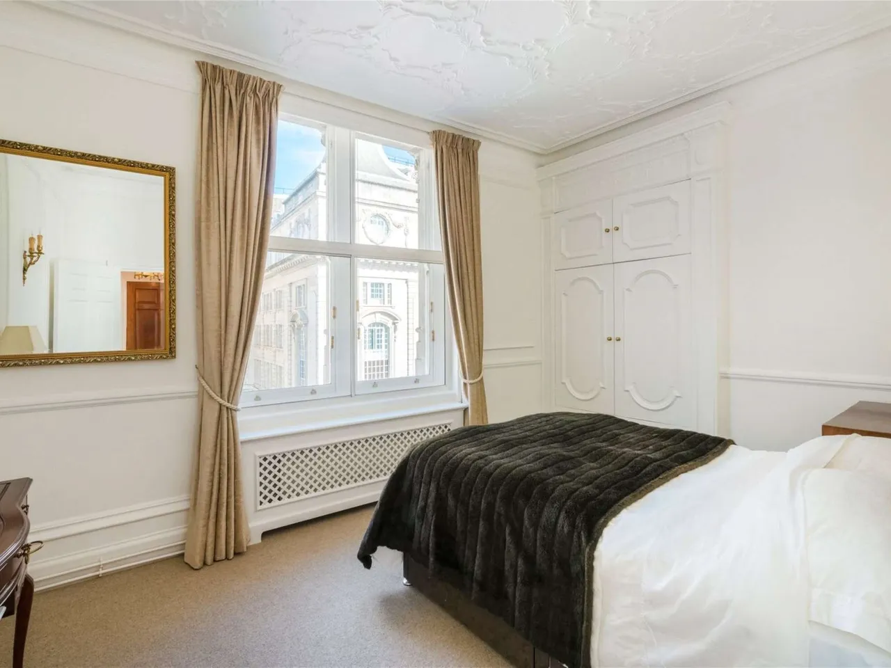 Bank Chambers, 25 Jermyn Street, London, SW1Y 6HR, photo 6