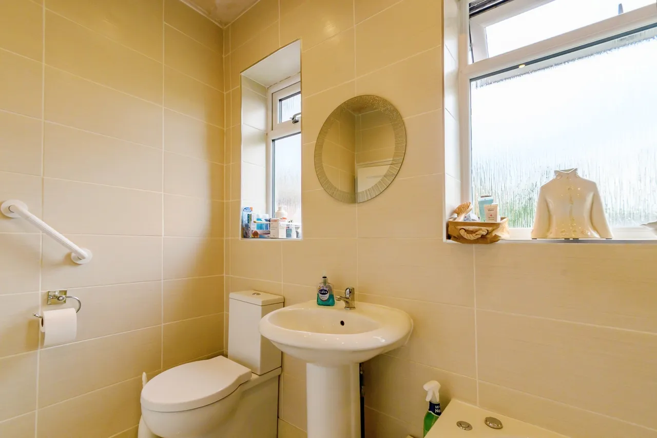 Butt Hill Avenue, Manchester, M25, photo 14
