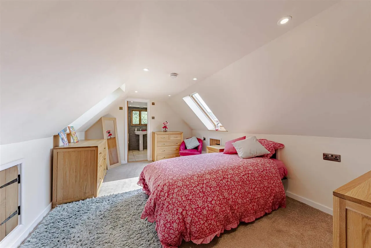 Grinsell Hill, Minster, Ramsgate, Kent, CT12 5DP, photo 23