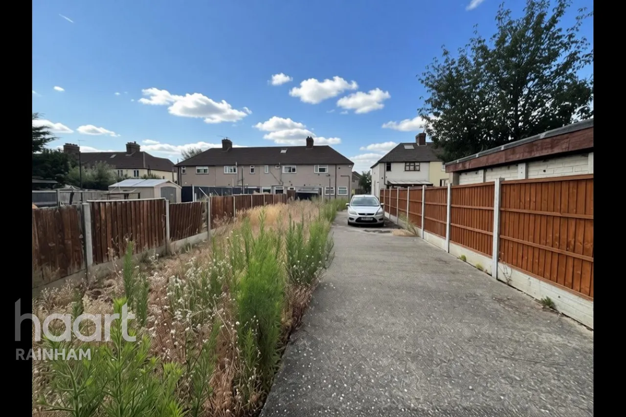 Ingrebourne Road, Rainham, RM13, photo 9