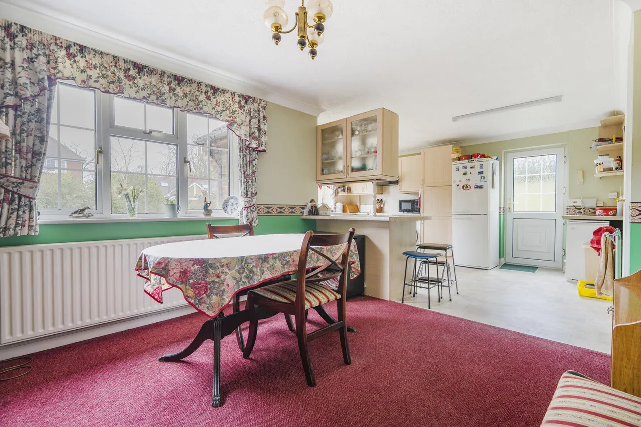 Theale Road, Burghfield, RG30, photo 4