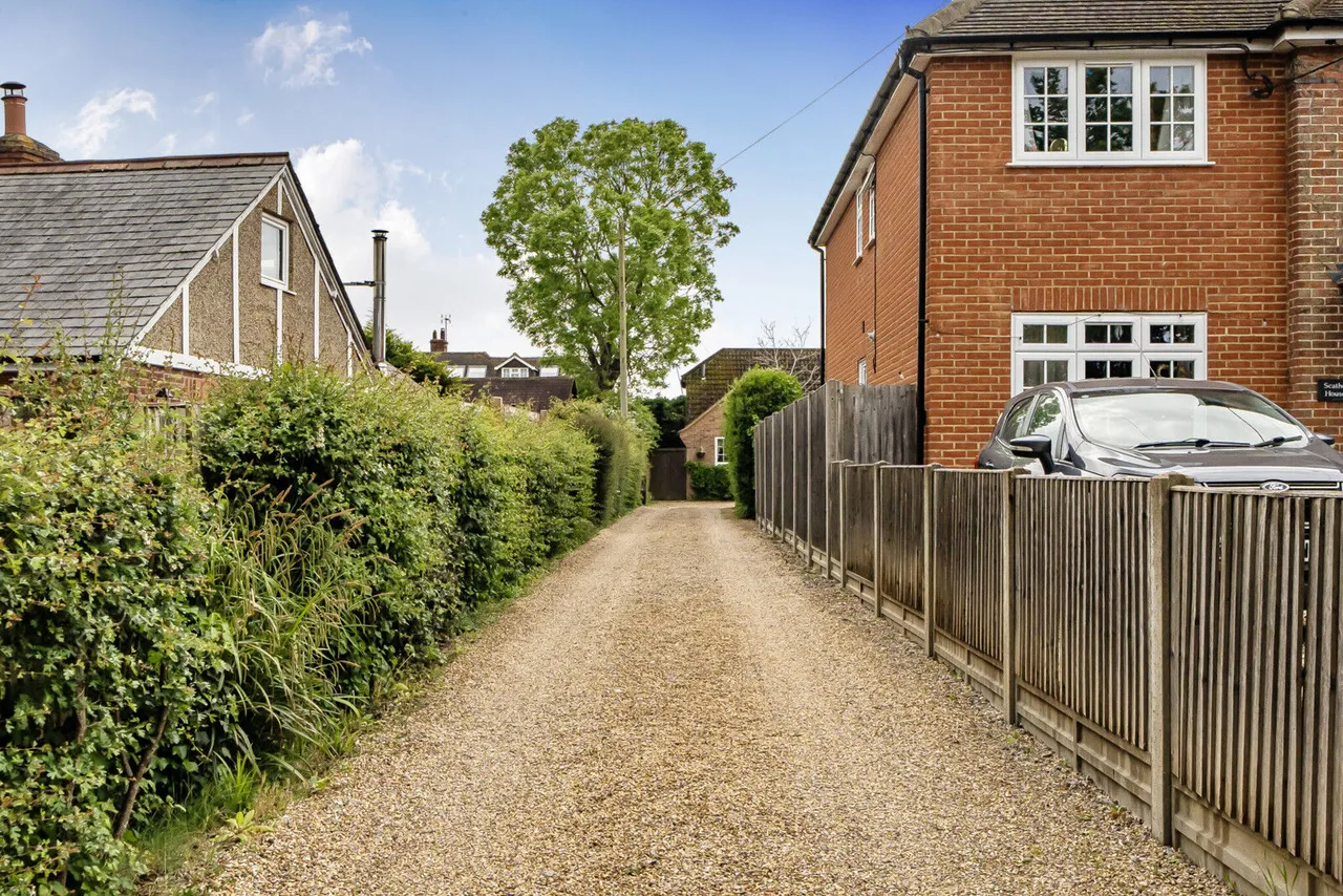 Theale Road, Burghfield, RG30, photo 27