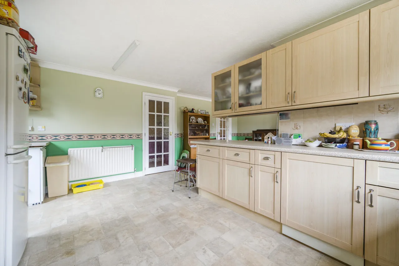 Theale Road, Burghfield, RG30, photo 16