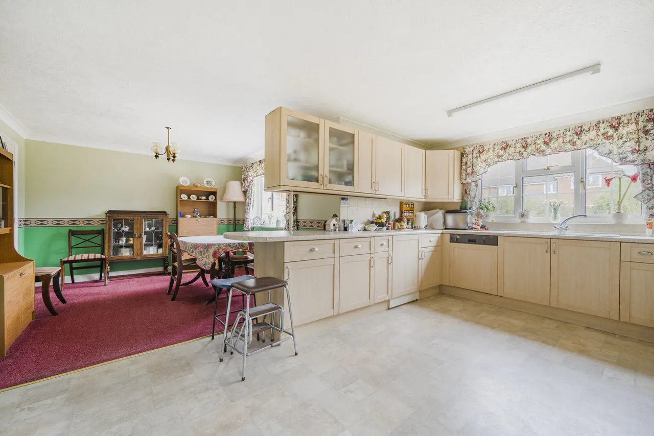 Theale Road, Burghfield, RG30, photo 13