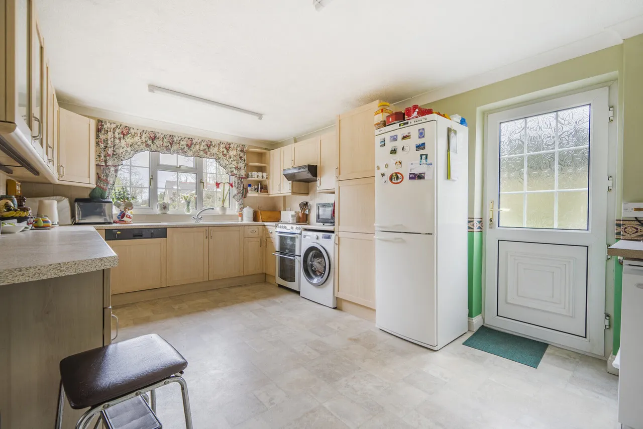 Theale Road, Burghfield, RG30, photo 11