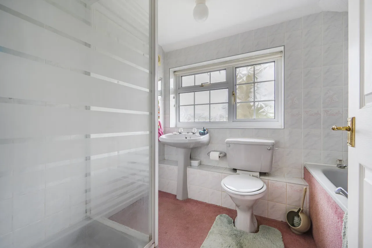 Theale Road, Burghfield, RG30, photo 6