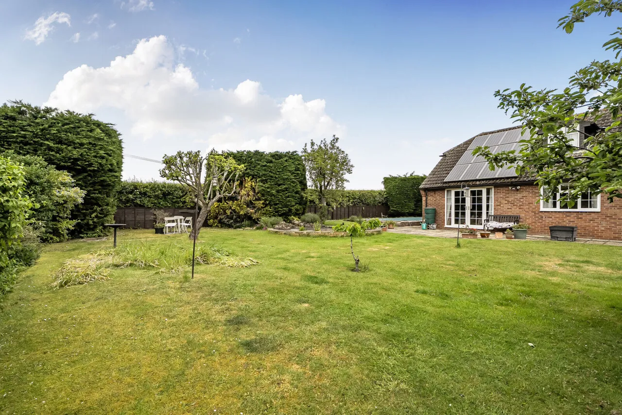 Theale Road, Burghfield, RG30, photo 32