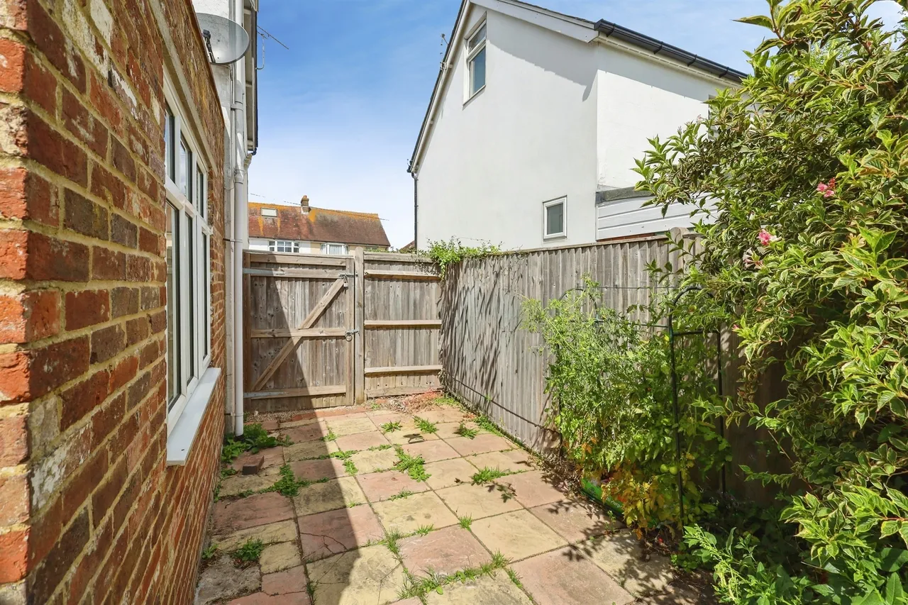 South Road, Hailsham, BN27, photo 17