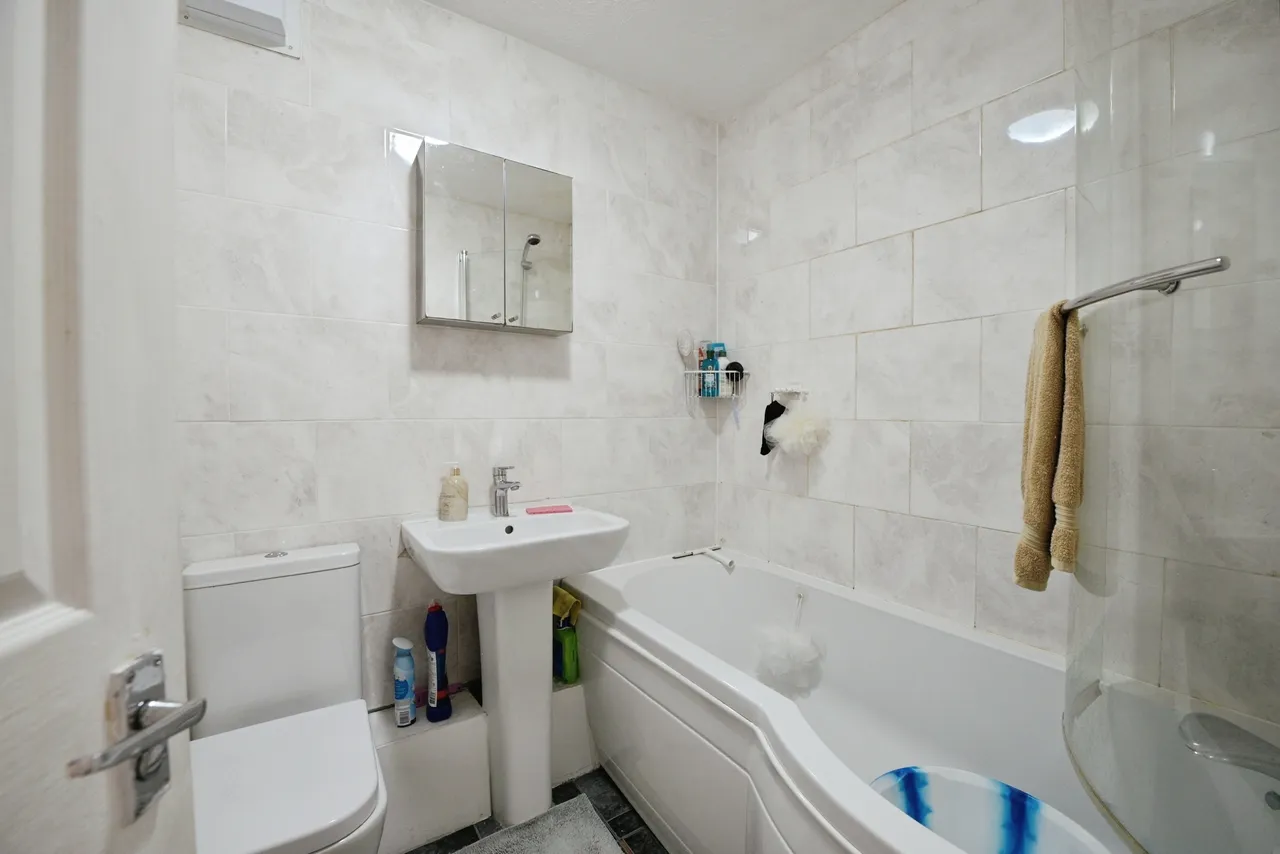Brimfield Road, Purfleet-On-Thames, RM19, photo 8
