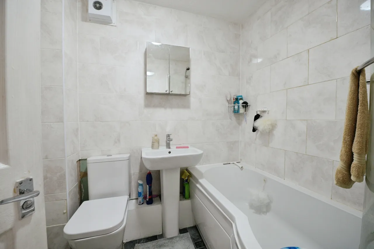 Brimfield Road, Purfleet-On-Thames, RM19, photo 9