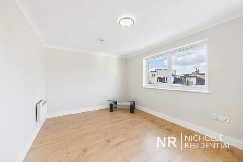 London Road, North Cheam, SM3, photo 9