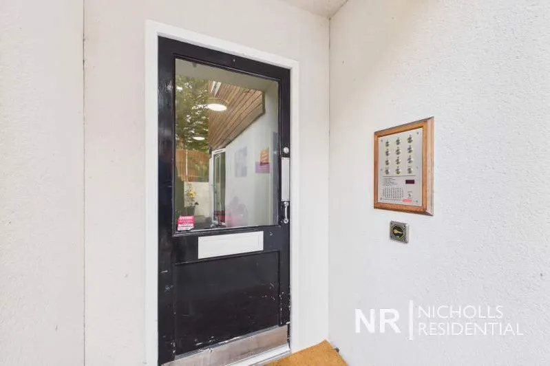 London Road, North Cheam, SM3, photo 13