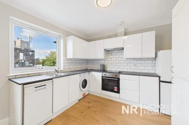 London Road, North Cheam, SM3, photo 10