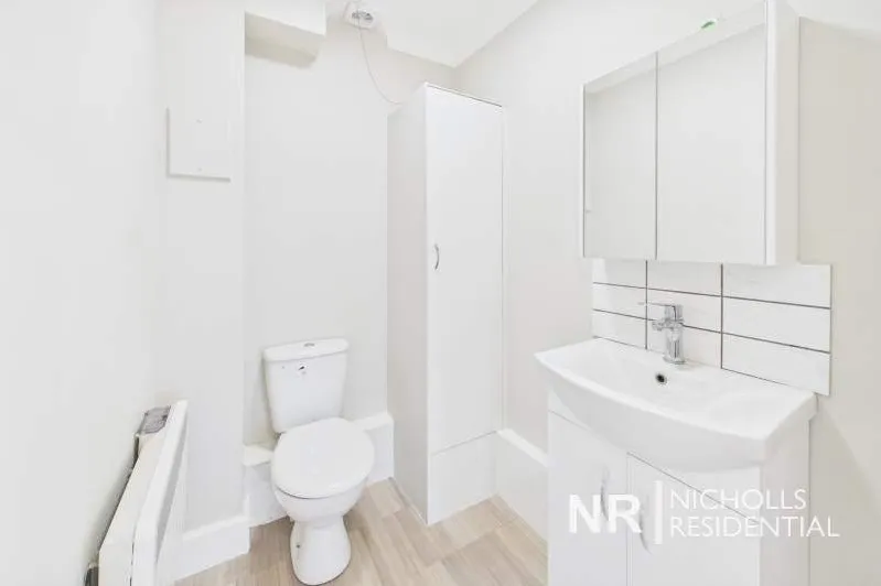 London Road, North Cheam, SM3, photo 5