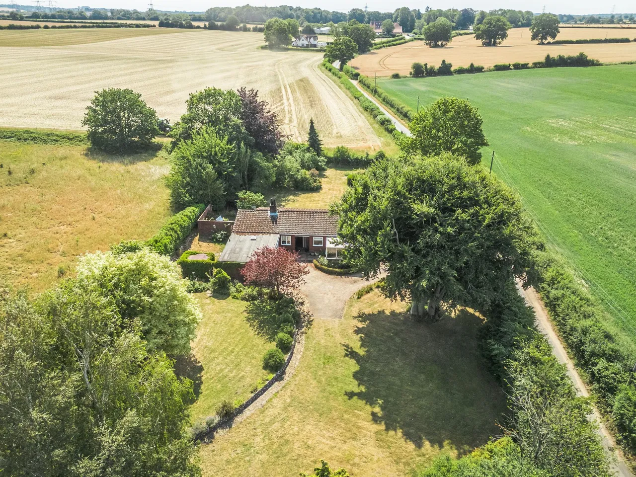 3 bed house for sale, Attractive Three Bedroom Bungalow in