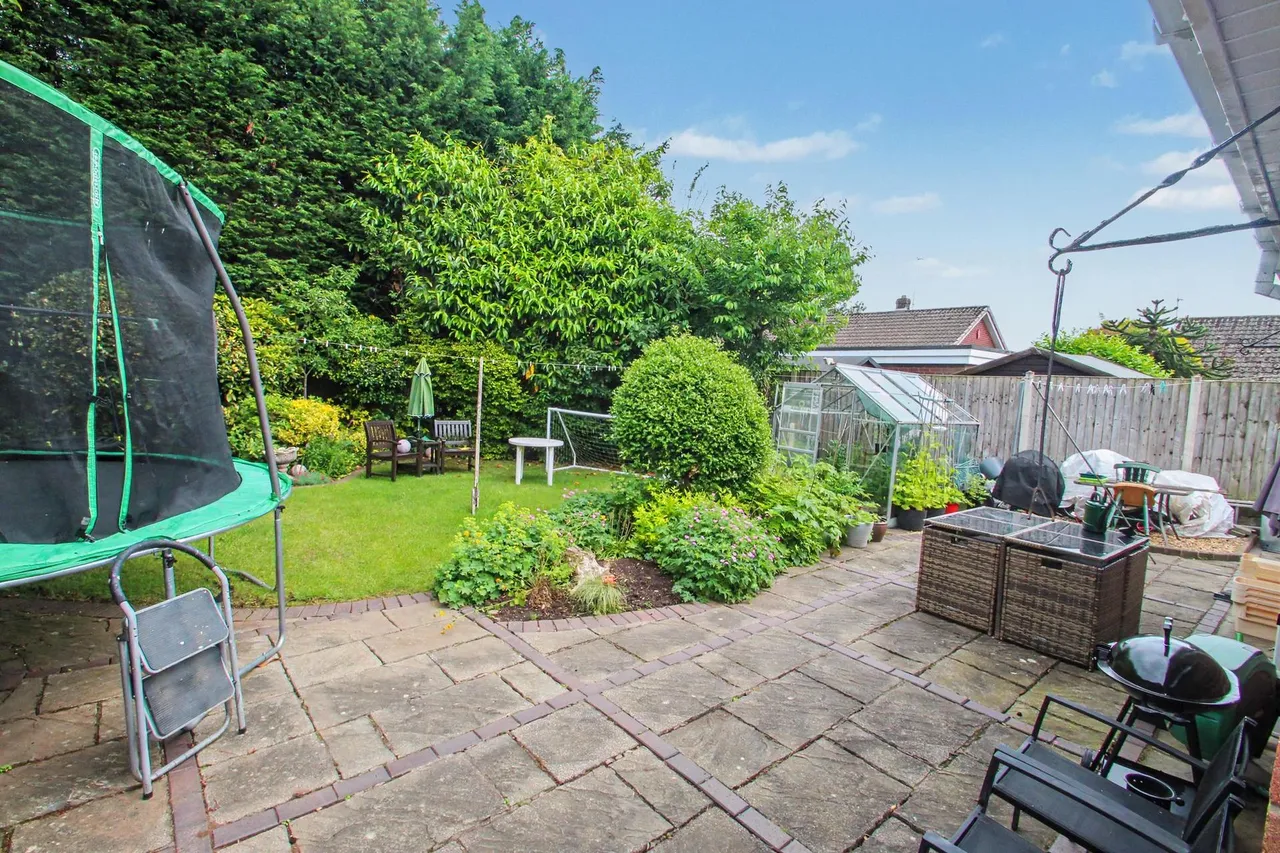 Oldacres Road, Trentham, ST4, photo 2