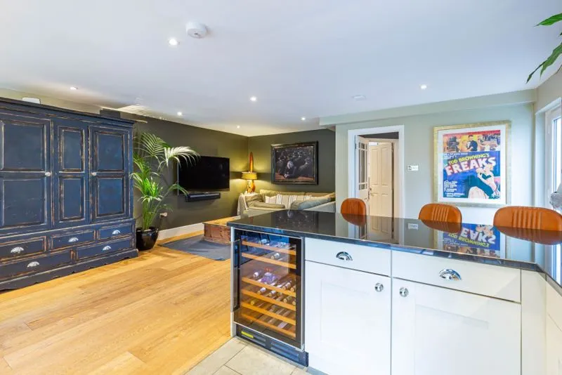 Dedmere Road, Marlow SL7 1PG, photo 3