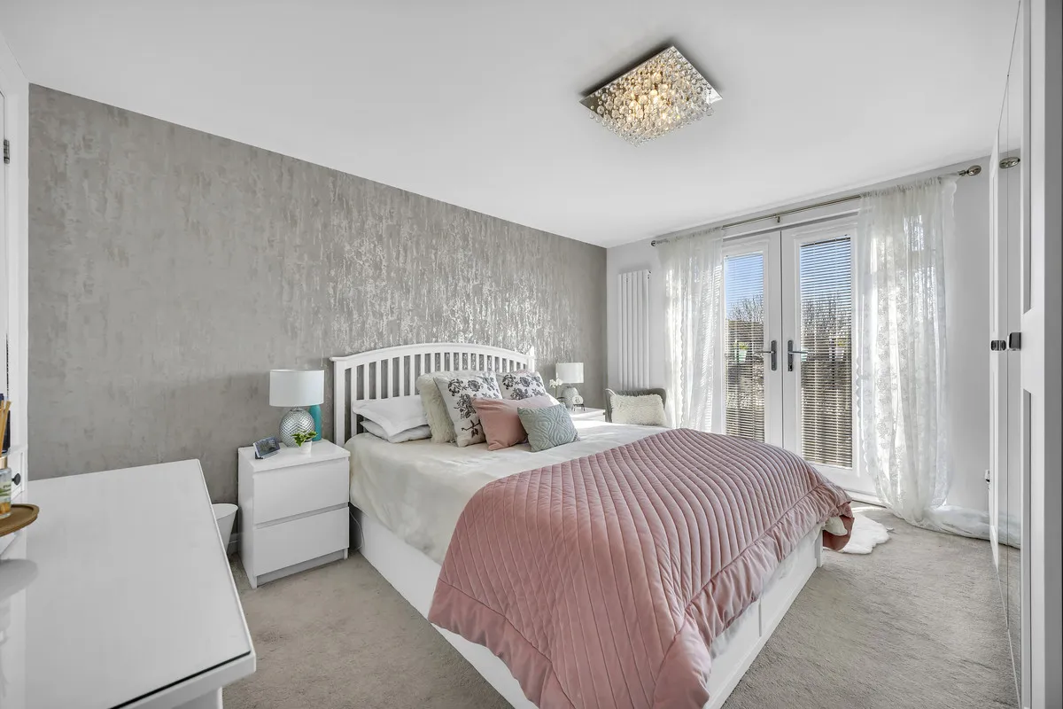 Havering Road, Romford, Rise Park, RM1 4RB, photo 3