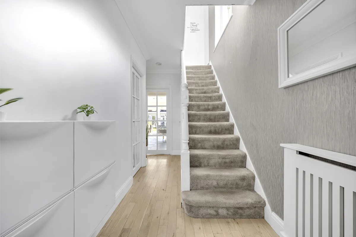 Havering Road, Romford, Rise Park, RM1 4RB, photo 12