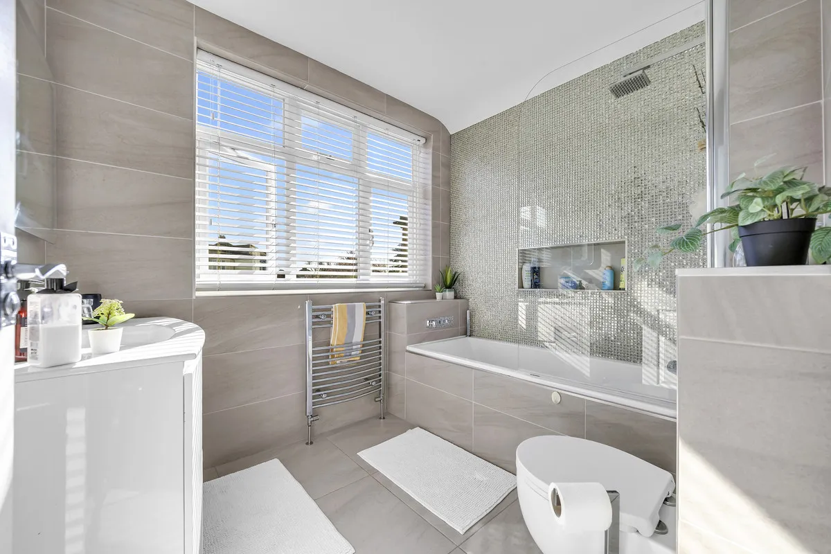 Havering Road, Romford, Rise Park, RM1 4RB, photo 15
