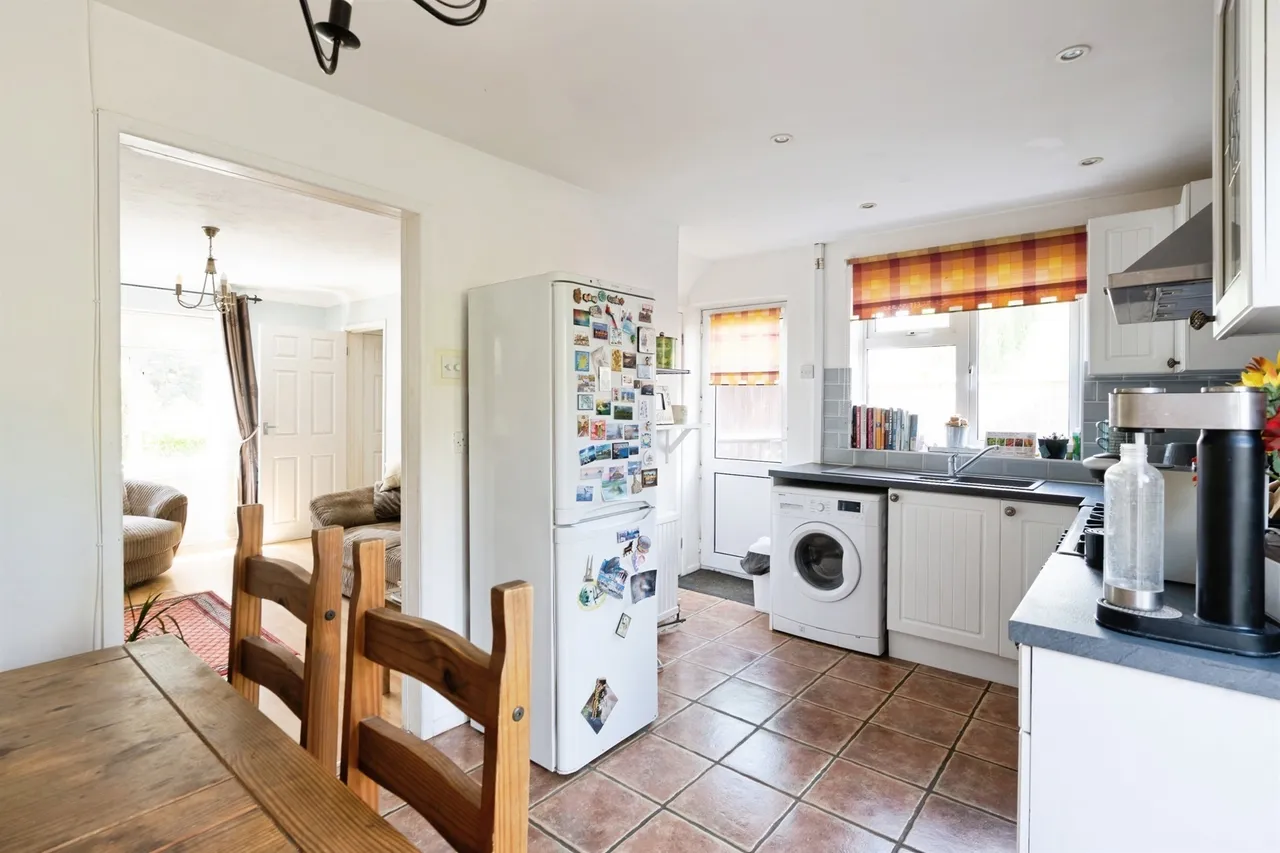 Elm Road, Westergate, CHICHESTER, photo 6