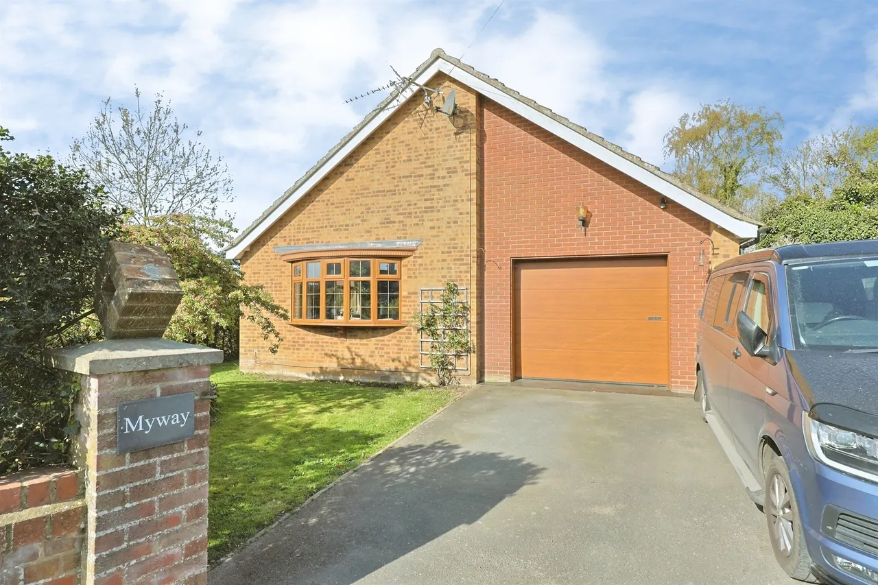 2 bed house for sale, Bawburgh Road, Easton, NR9