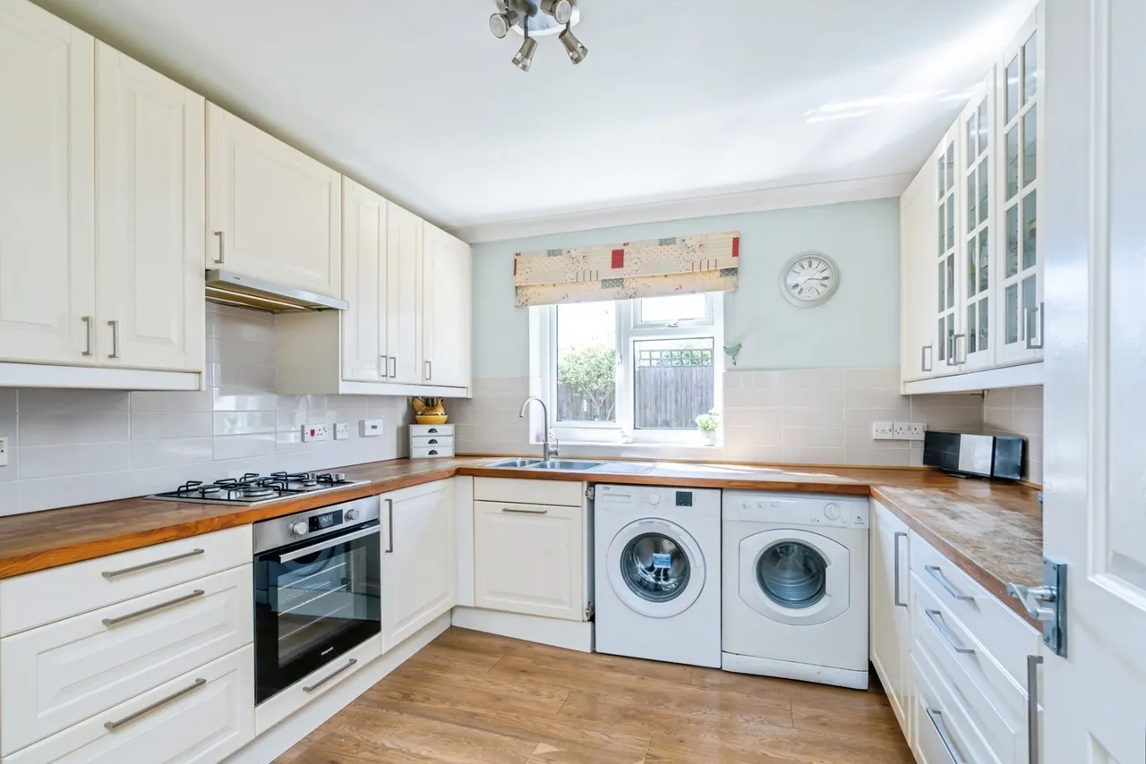 Rosemary Close, Rose Green, PO21, photo 2
