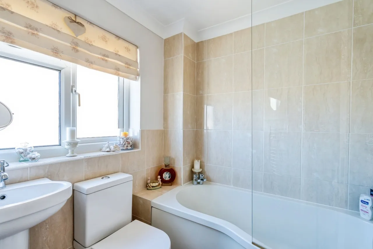 Rosemary Close, Rose Green, PO21, photo 12