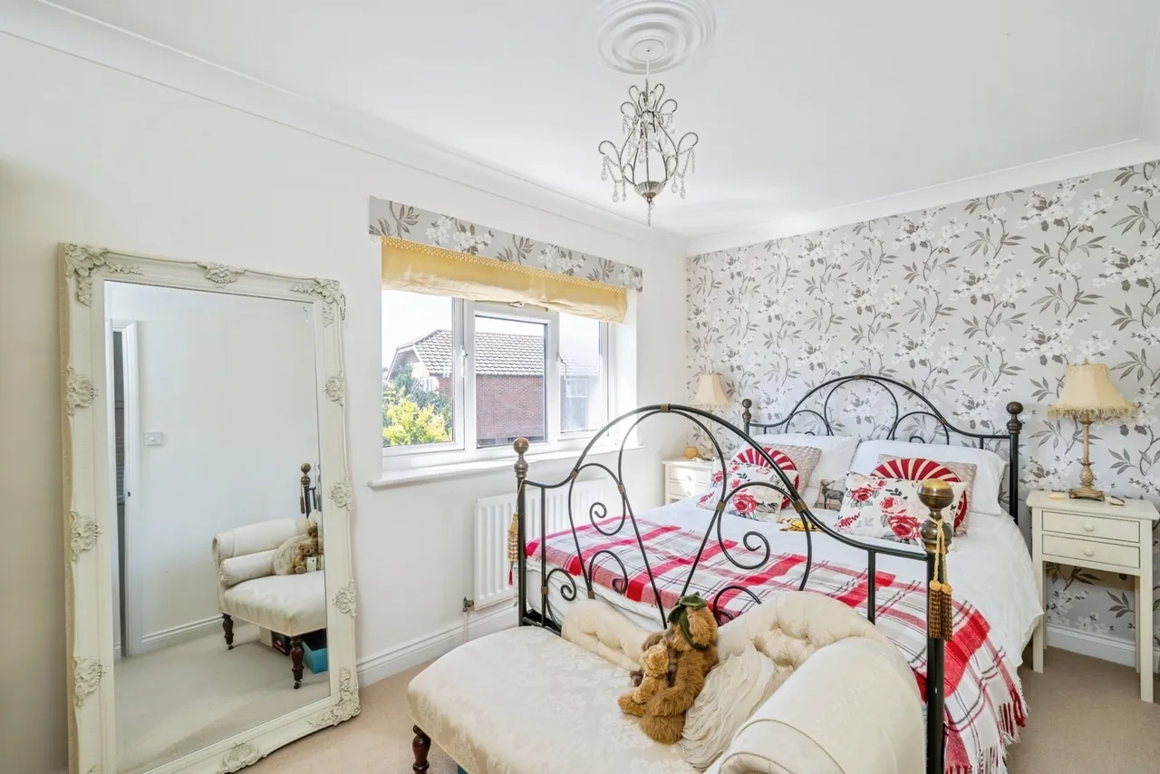 Rosemary Close, Rose Green, PO21, photo 10