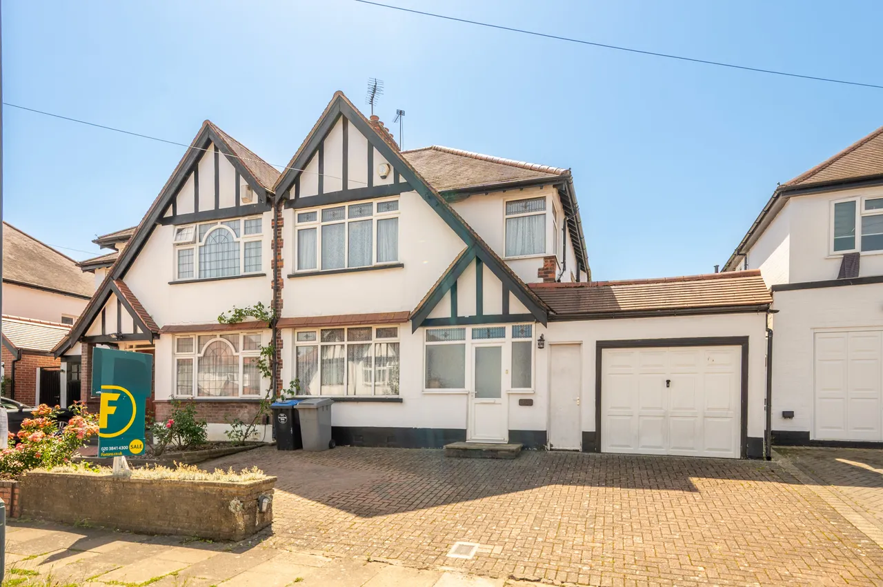 4 bed house for sale — 67 Paxford Road, Wembley