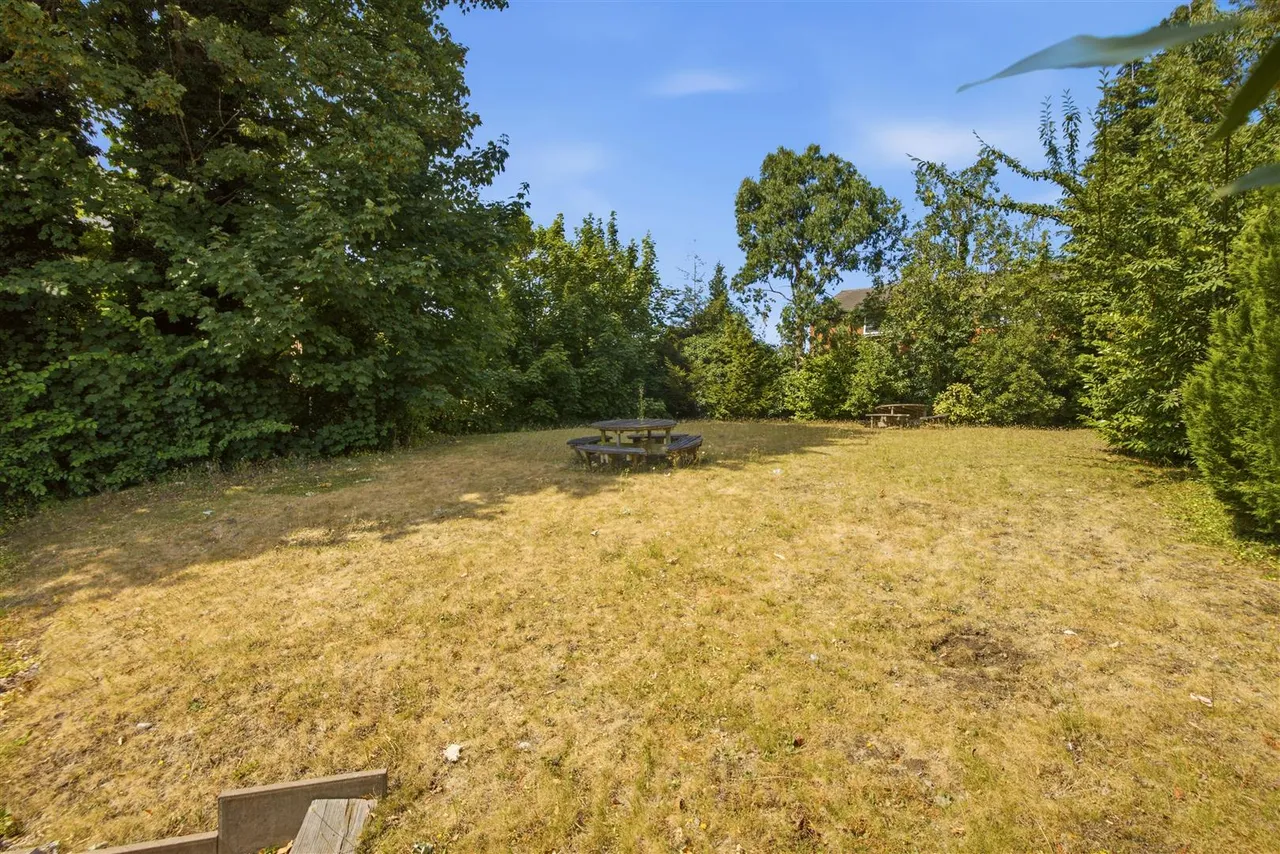 London Road, Oadby, Leicester, photo 17