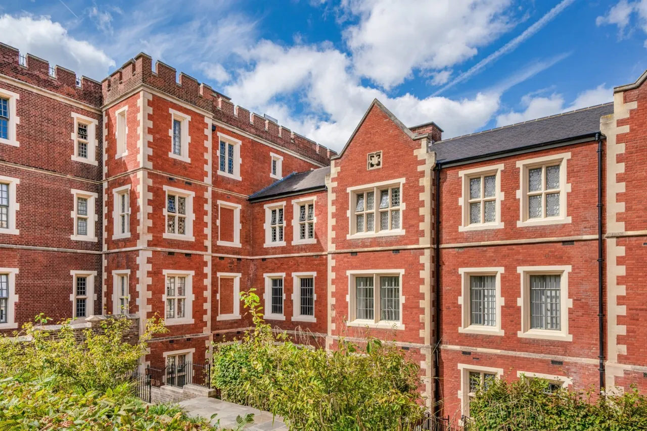 Holt Gardens, London, SW17, photo 12